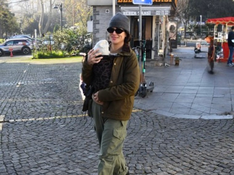 Ayşe Boyner, Oğlu Rafael Rumi ile Bebek’te Görüntülendi