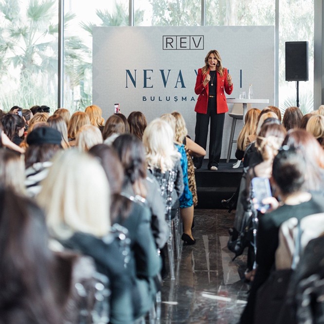 Rev Yalı Buluşmalarında Hande Kazanova 2026 Öngörülerini Paylaştı