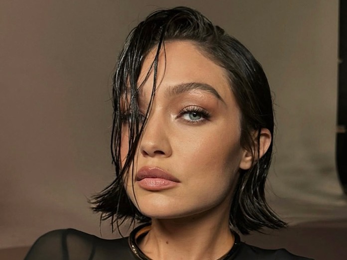 Gigi Hadid’den Modern Feminenliğe Güçlü Bir Yorum