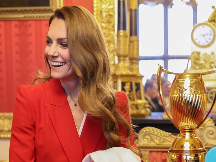 Galler Prensesi’nden Kensington Sarayı’nda Zarif Ev Sahipliği