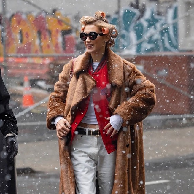 Bella Hadid, New York Sokaklarında Kış Stilini Öne Çıkardı