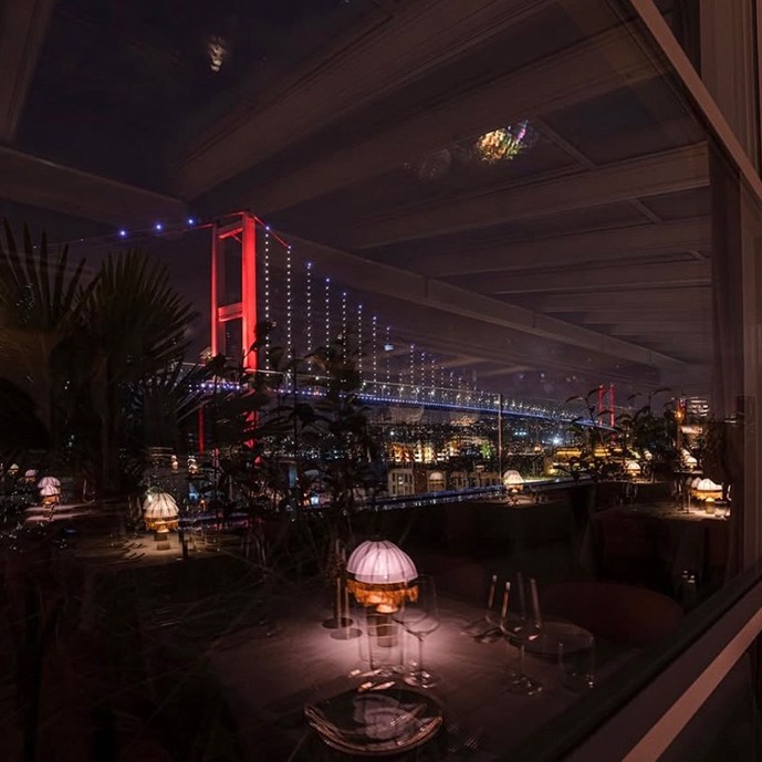 Sevgililer Günü’nde Boğaz Manzaralı Zamansız Adresler