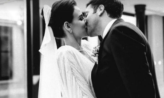 Aslışah Alkoçlar ve Kaan Demirağ’dan Romantik Yıl Dönümü Kutlaması