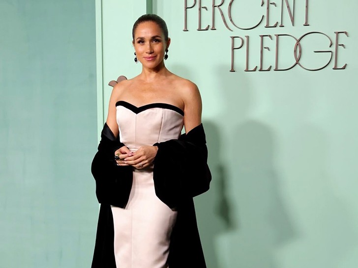 Meghan Markle Los Angeles’ta Zarif Duruşuyla Dikkat Çekti