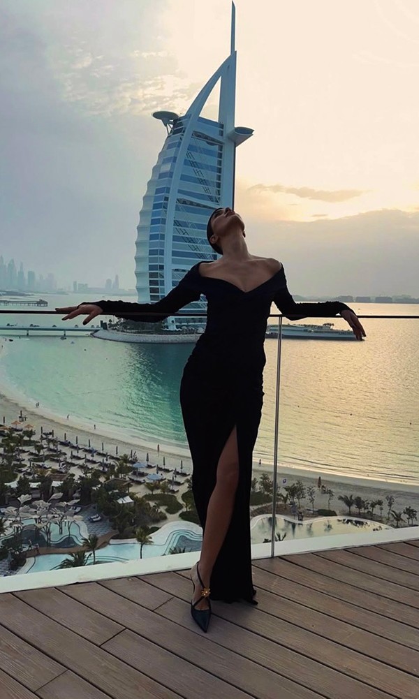 Tuba Büyüküstün ve Barış Arduç Dubai’de Özel Lansmanda