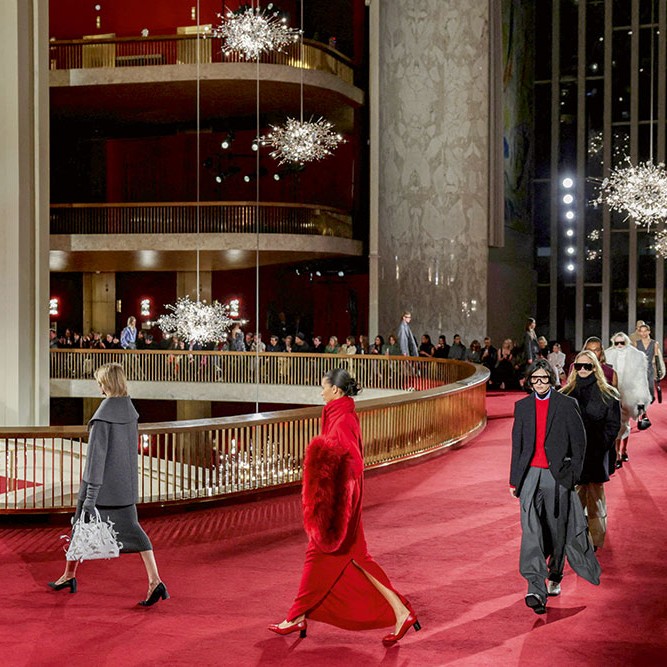 New York'ta Modern Kadın Yorumu