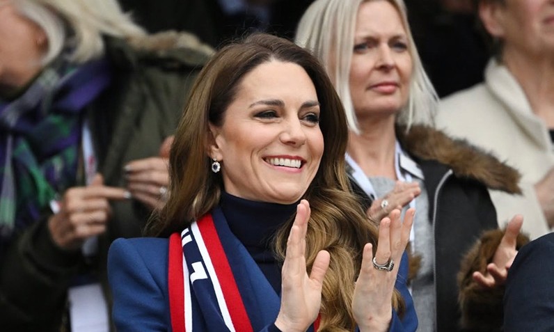 Tribünlerde Kraliyet Rüzgarı