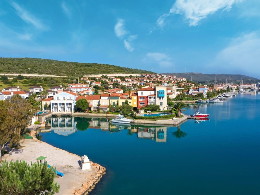 Alaçatı Lüks Mekanlar Rehberi: Zarafetin, Ritmin ve Stil Sahibi Kaçamakların Adresi