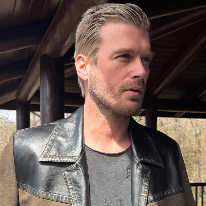 Kıvanç Tatlıtuğ’dan Yeni İmaj