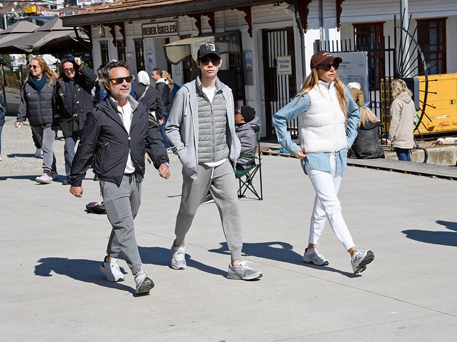 Şamdan Plus Objektifinden Caddelerde Ünlü İsimler