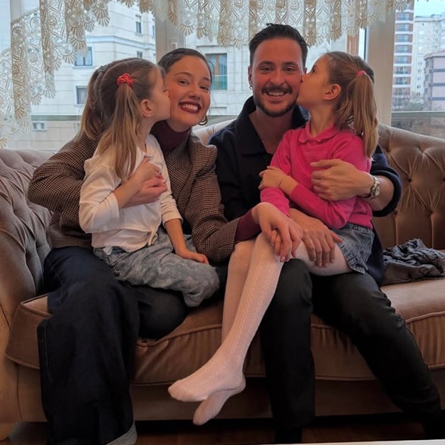 Pelin Akil ve Anıl Altan’dan Kızlarıyla Bayram Karesi