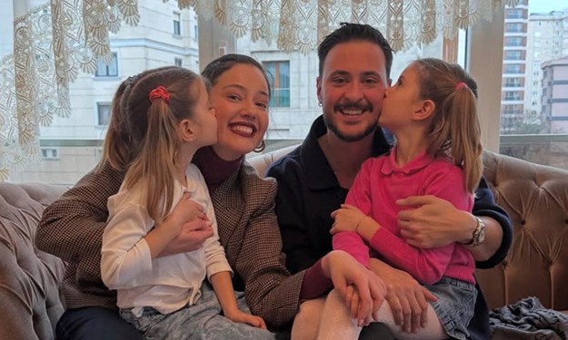 Pelin Akil ve Anıl Altan’dan Kızlarıyla Bayram Karesi