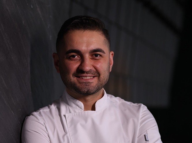 Izaka Terrace’ta İki Şefin İmza Lezzetleri Aynı Masada