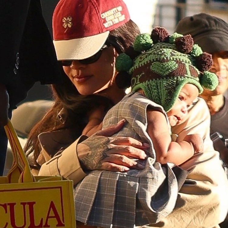 Rihanna, Paris’te Rosie ile görüntülendi