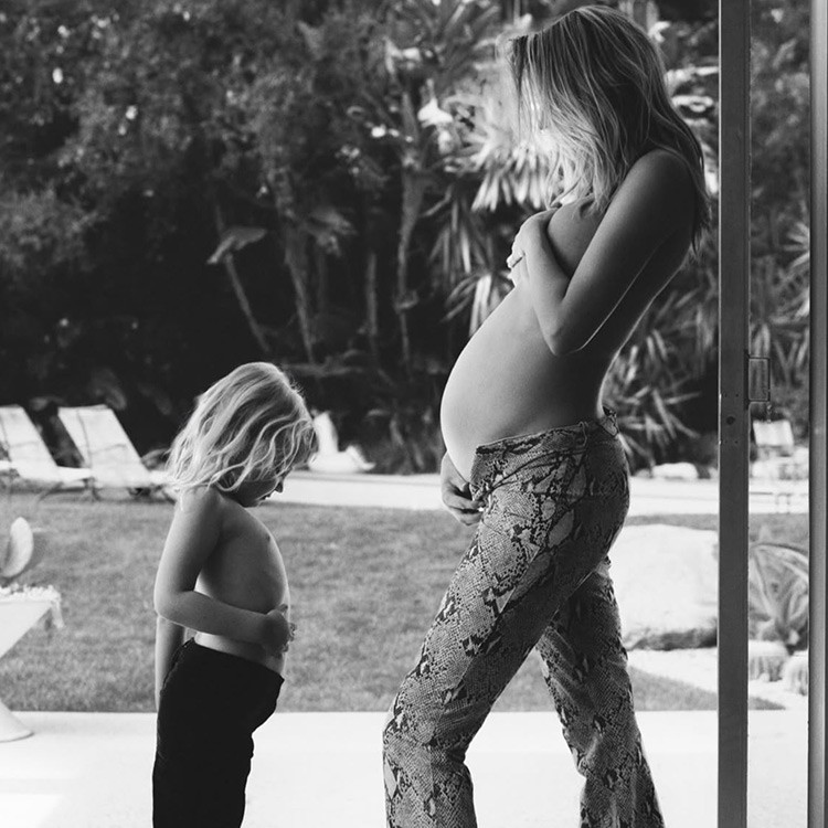 Elsa Hosk, İkinci Kez Anne Olmaya Hazırlanıyor