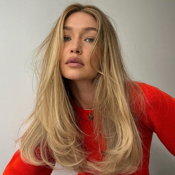 Gigi Hadid’den yeni sezon saç kodu: “C-Curl”