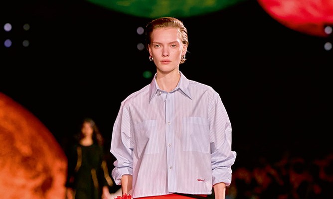 2026 İlkbahar Moda Trendleri: Bu Sezonun Öne Çıkan Stilleri