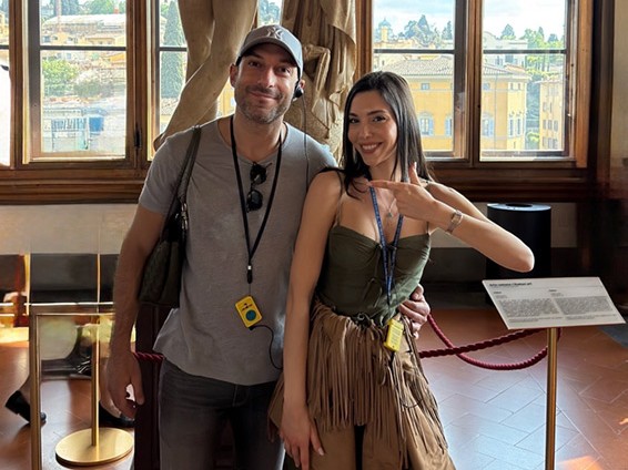 Allan Hakko ve Pelin Uluksar, Floransa’da müze turunda.