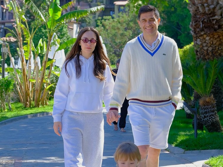 Cansel Elçin ve Zeynep Tuğçe Bayat’tan sezonun ilk yaz kareleri