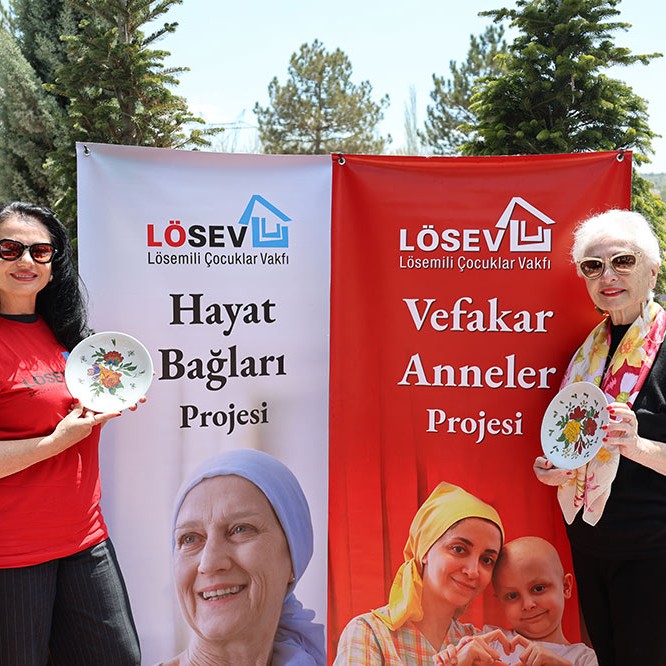Lösev ve Kütahya Porselen'den Anneler Günü İçin Anlamlı Mesaj; “Güçlü Anne, Güçlü Bir Aile ve Umut Dolu Yarınlar Demektir”