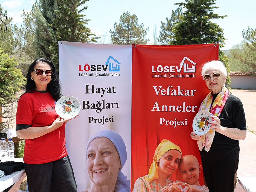Lösev ve Kütahya Porselen'den Anneler Günü İçin Anlamlı Mesaj; “Güçlü Anne, Güçlü Bir Aile ve Umut Dolu Yarınlar Demektir”