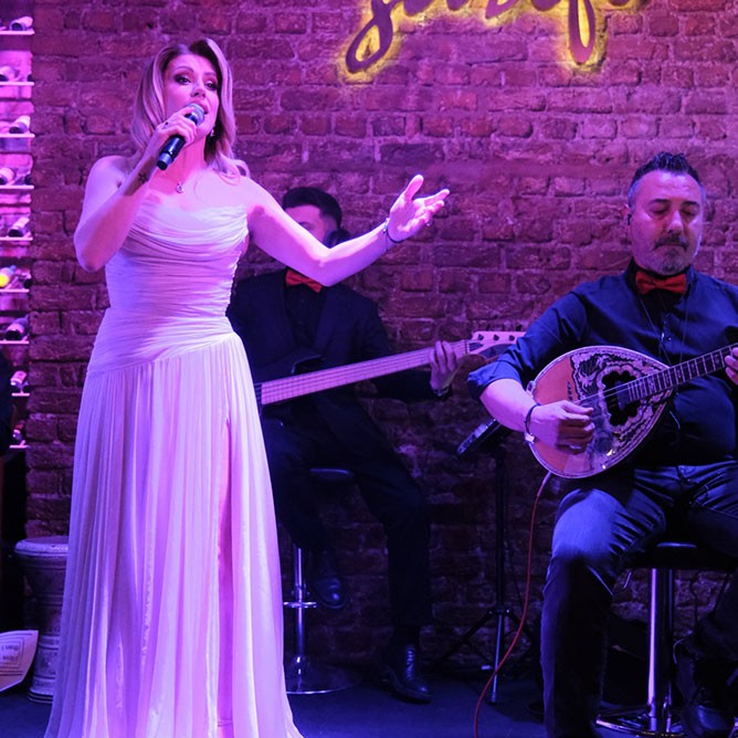 Göknur Onur’dan 25’inci Sanat Yılı Kutlaması