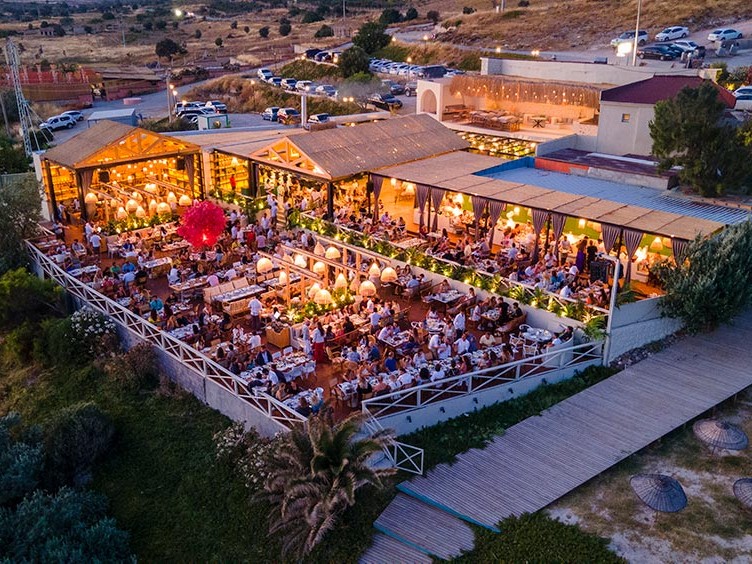 Cabbar Port Alaçatı Yaz Sezonunu Bayramla Birlikte Açıyor