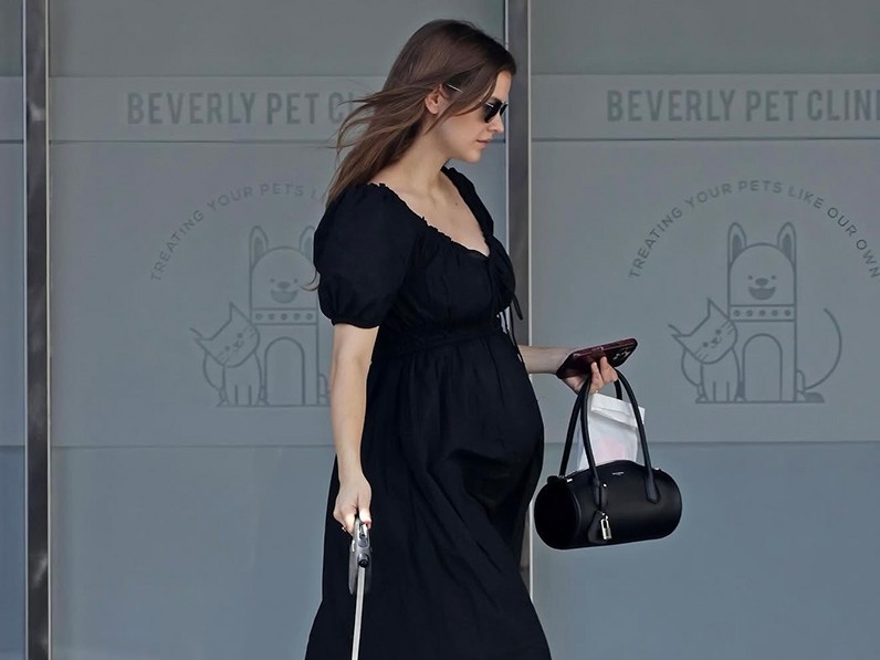 Barbara Palvin Hamilelik Döneminden Yeni Kareler Paylaştı