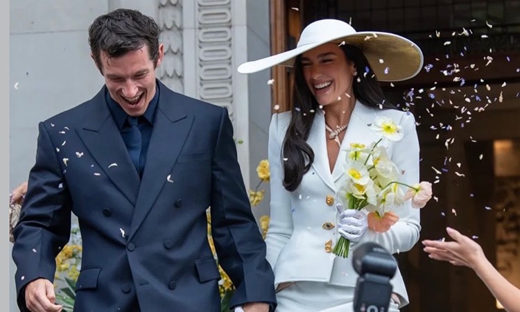 Dua Lipa ve Callum Turner evlendi