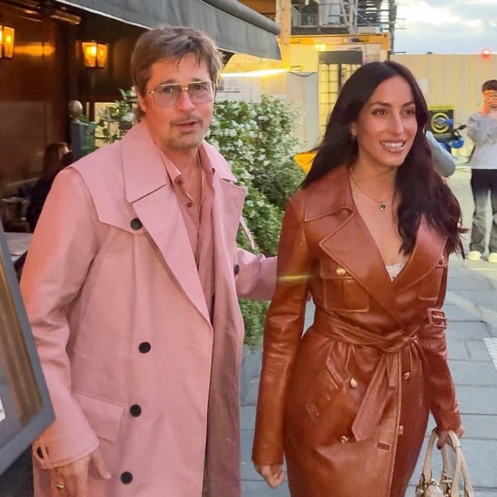 Brad Pitt ve Ines de Ramon’dan Paris’te Şık Akşam Yemeği