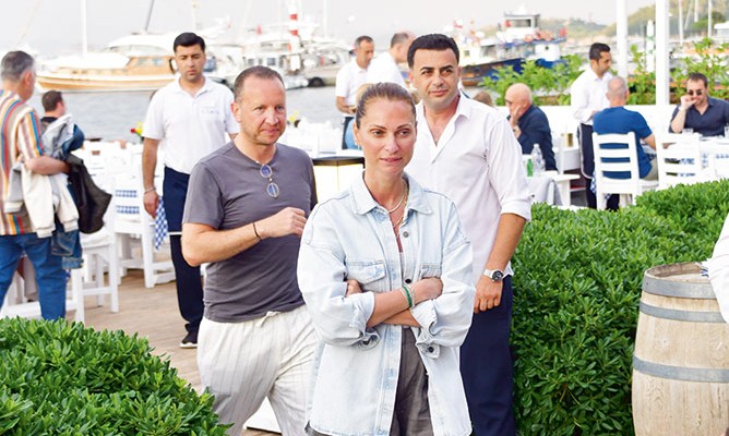 Şamdan Plus Objektifinden Caddelerde Ünlü İsimler