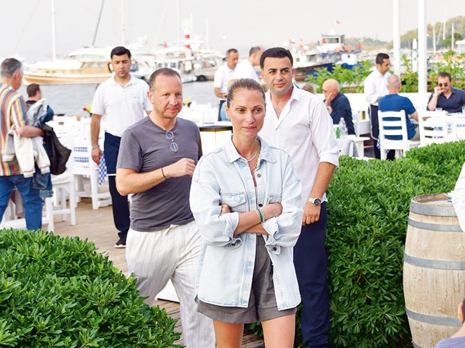 Şamdan Plus Objektifinden Caddelerde Ünlü İsimler