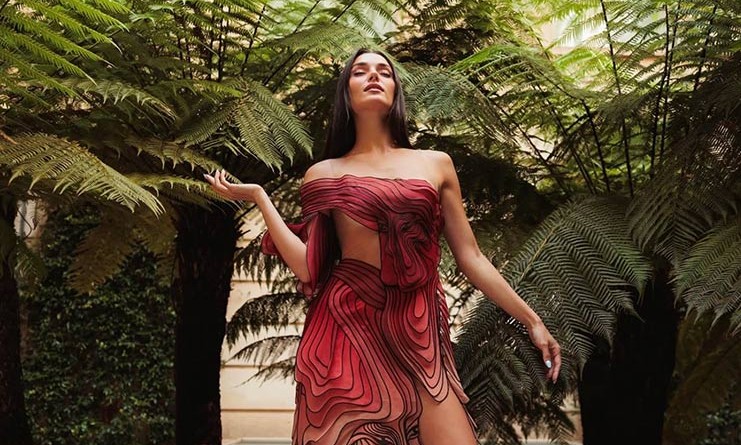 Hande Erçel, Paris Haute Couture Moda Haftası’nda