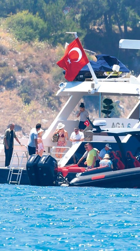 Ünlüler Bodrum'da Sezonu Açtı