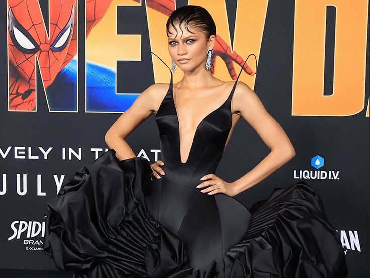Zendaya, Spider-Man prömiyerinde couture stiliyle dikkatleri üzerine çekti