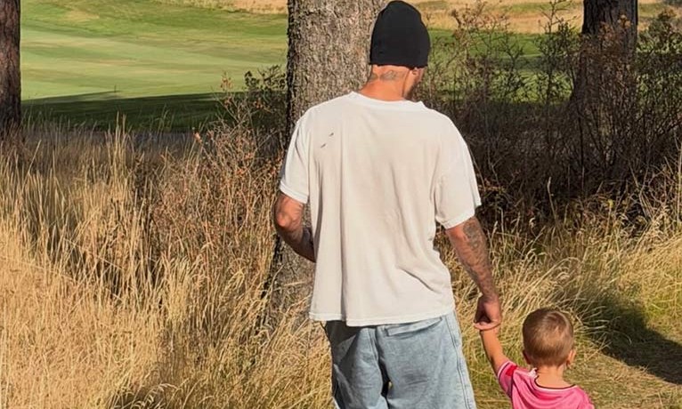 Hailey Bieber’dan oğlu Jack ile yeni kareler