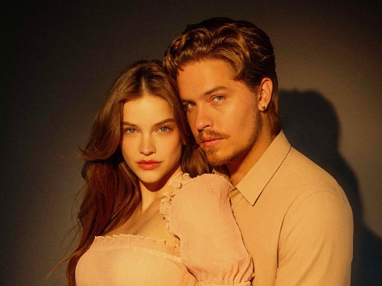 Barbara Palvin’den doğuma günler kala özel pozlar