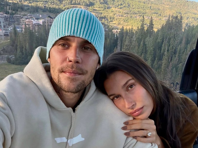 JUSTIN VE HAILEY BIEBER’DAN ROMANTİK YIL DÖNÜMÜ KAÇAMAĞI