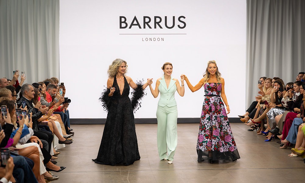 BARRUS’UN “ANADOLU BAHÇESİ” LONDRA’DA EĞİTİME DESTEK İÇİN PODYUMDAYDI