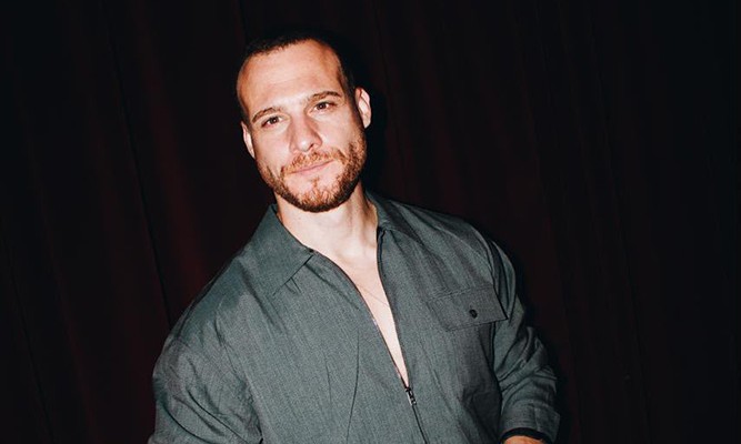 Kerem Bürsin’in İki Yıllık İş Birliği Global Arenaya Taşındı