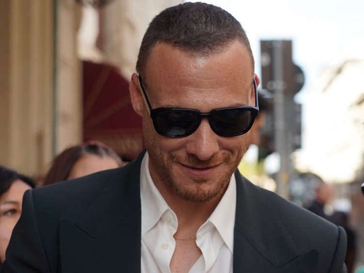 Kerem Bürsin Milano Moda Haftası’nda