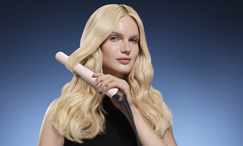 Işıltılı ve Pürüzsüz Saçlarda Yeni Bir Çağ: Dyson Airsmooth™  ve Dyson Corrale CoolShine™