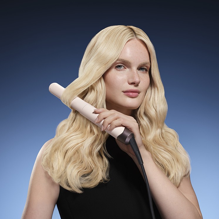 Işıltılı ve Pürüzsüz Saçlarda Yeni Bir Çağ: Dyson Airsmooth™  ve Dyson Corrale CoolShine™