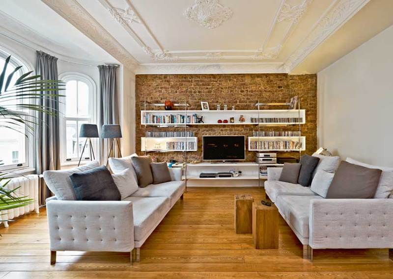 Dönemin ruhuna ters düşmeyen bir ev