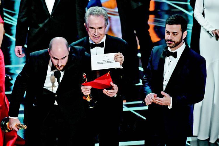 Oscar Töreni'nde 'zarf skandalı'