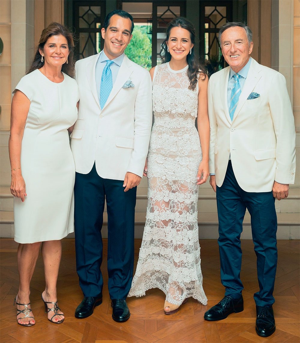 Genç eczacıbaşı evlilik yolunda ilk adım attı