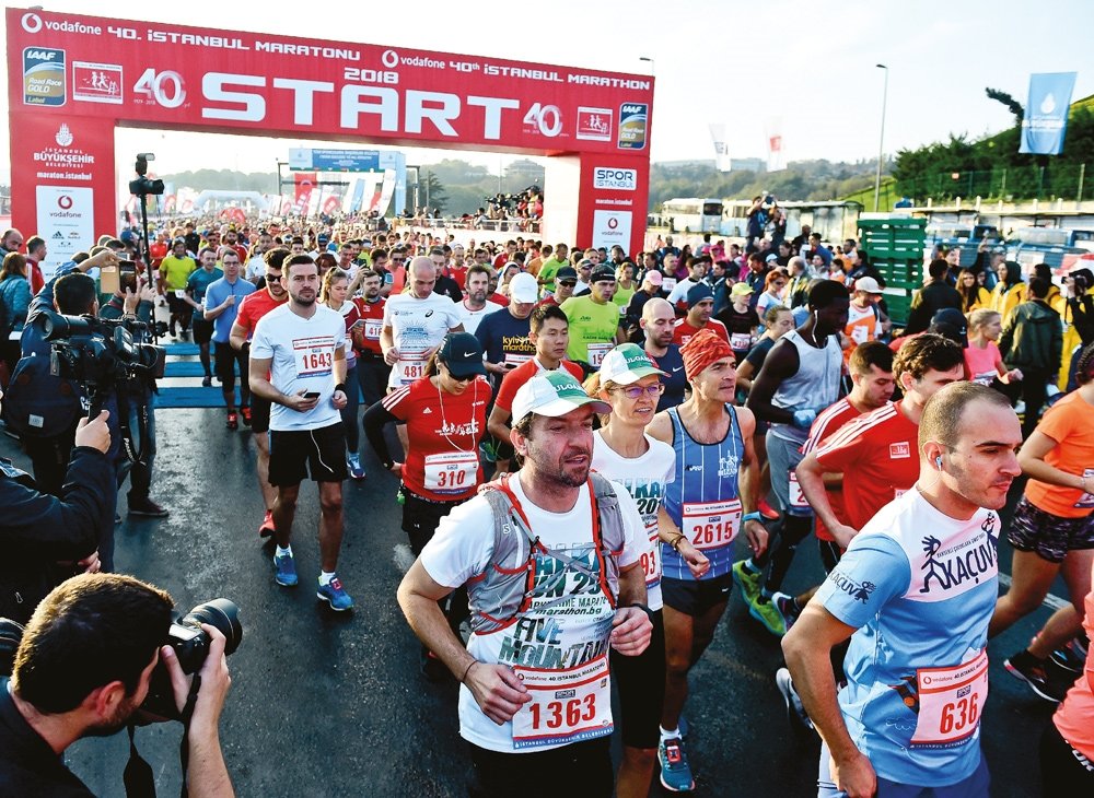 Vodafone İstanbul Maratonu'nda yüzbinler sağlık için koştu