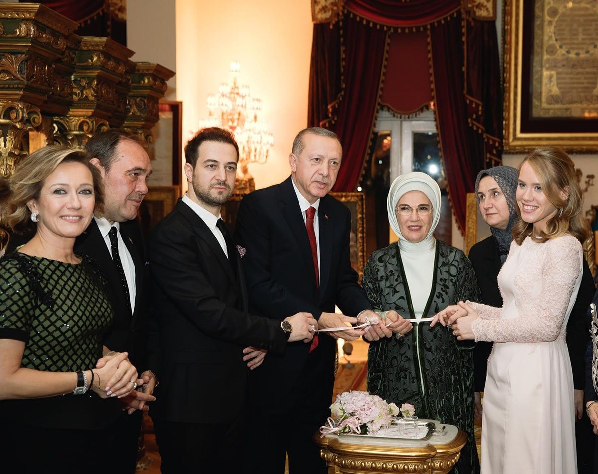 Yelda Demirören ve Hasan Kalyoncu nişanlandı