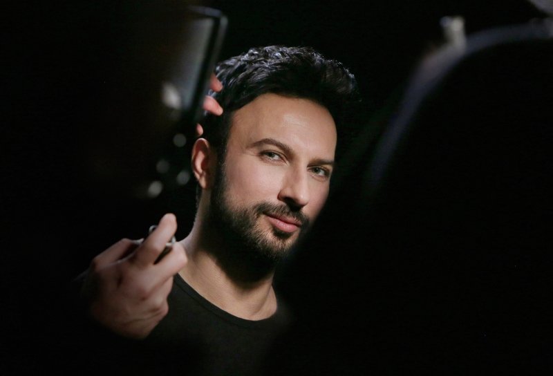 Megastar Tarkan'a megastar araba