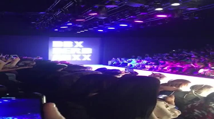 DB Berdan defilesinde Ceza podyumda